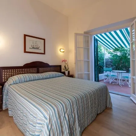 Hotel Antares 3*