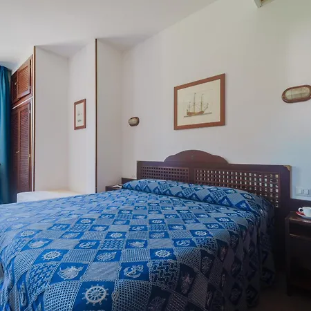 Hotel Antares 3*