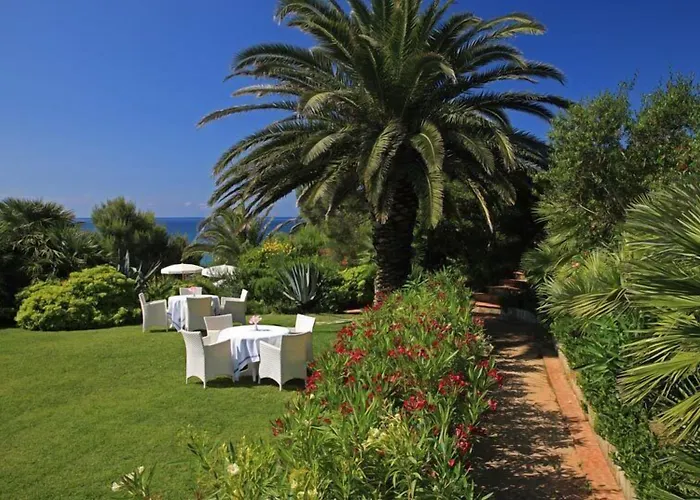 Antares Hotel 3*