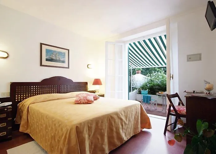 Antares Hotel 3*